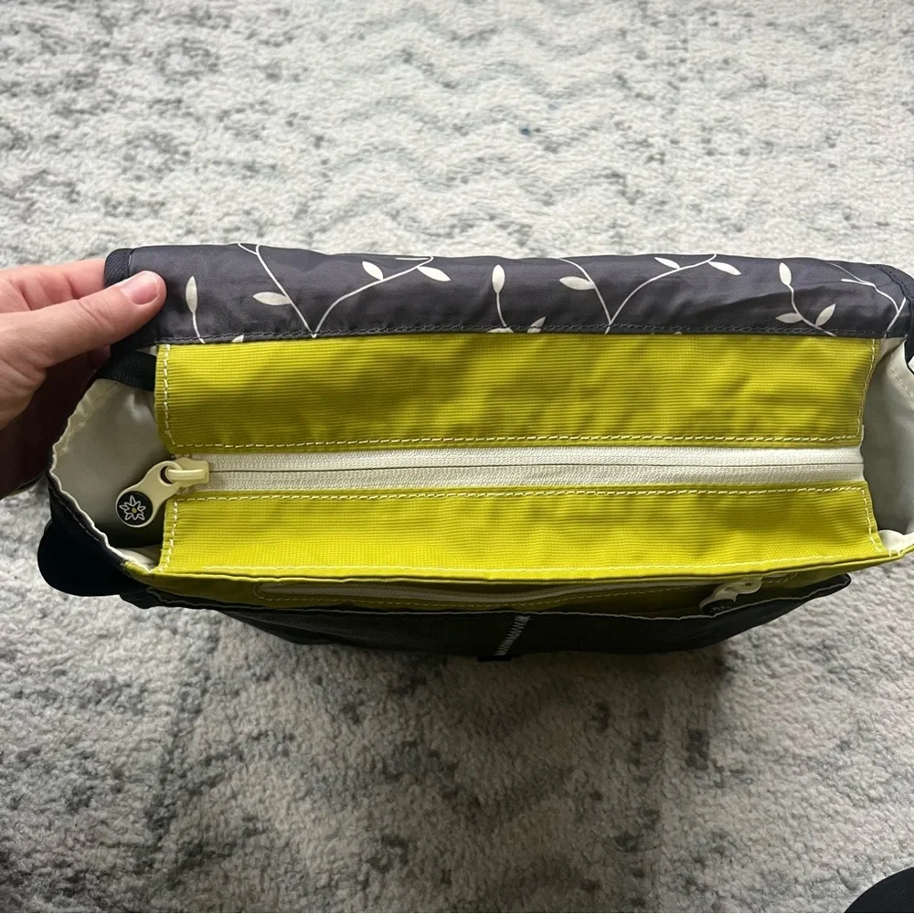 Sherpani Milli Crossbody Bag Nylon Messenger Bag Diaper Travel Bag Green/Blue - Picture 9 of 14